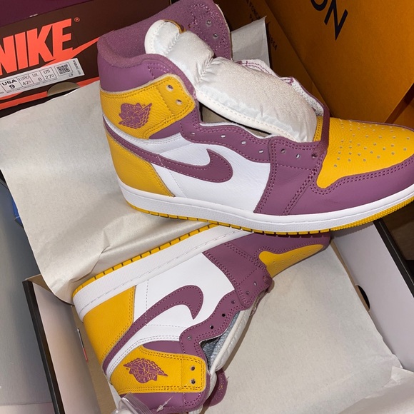 Air Jordan 1 Retro HighOG Brotherhood size 8 mens - Picture 2 of 2